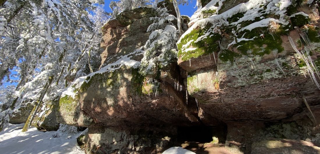 Aperçu de ROCHES DE MORTEVIEILLES